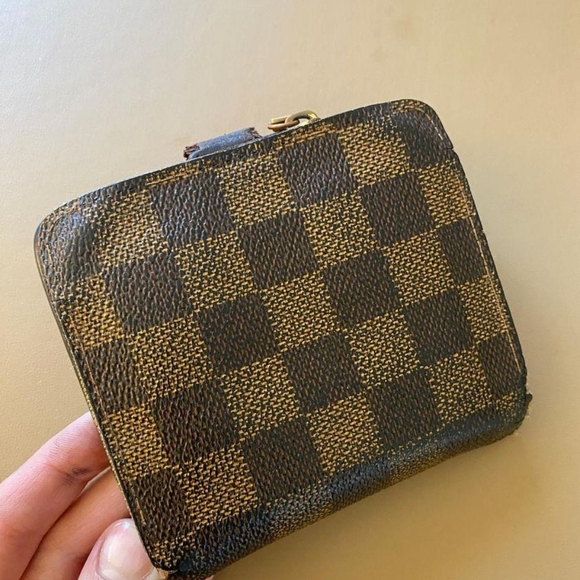 Authentic louis vuitton used wallet - Picture 8 of 16